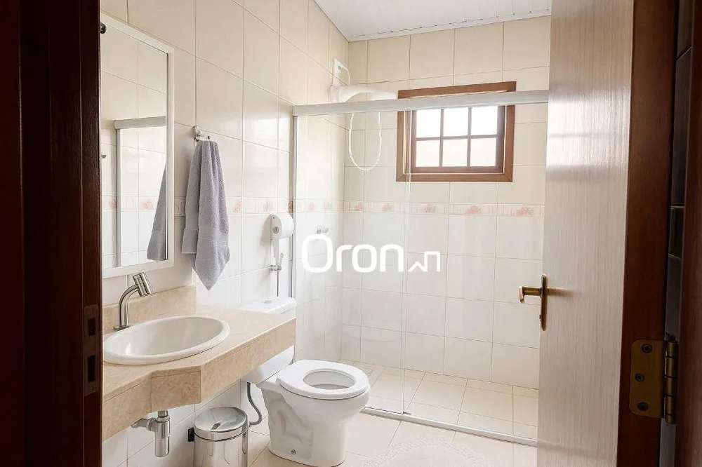 Casa, 3 quartos, 238 m² - Foto 4