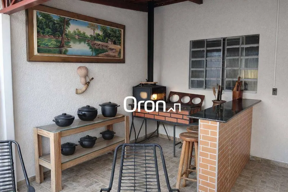 Casa, 4 quartos, 129 m² - Foto 1
