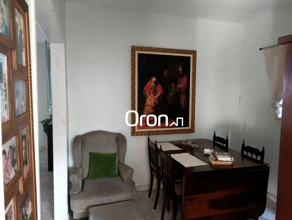 Casa, 4 quartos, 236 m² - Foto 1