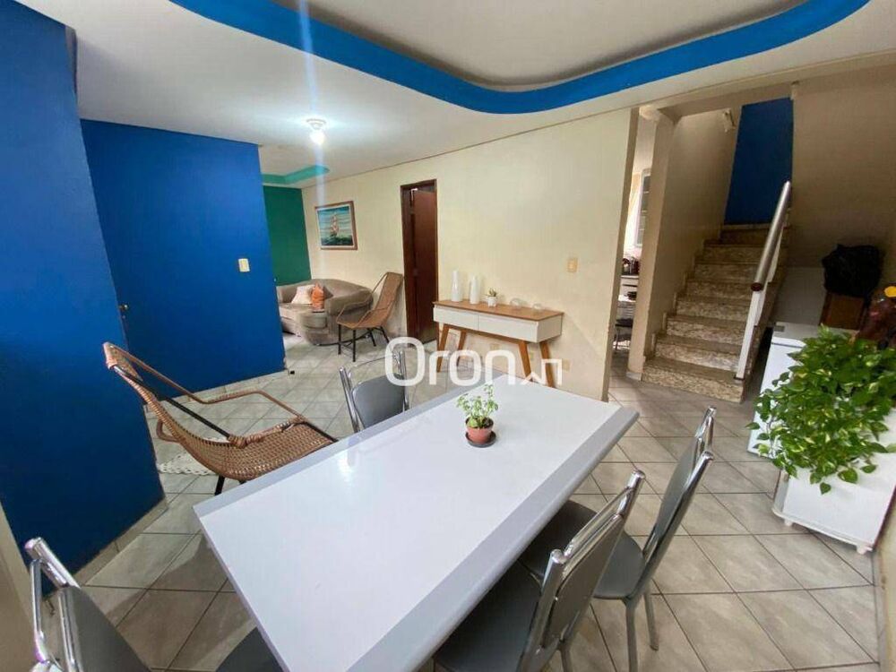 Casa de Condomínio à venda com 3 quartos, 135m² - Foto 1