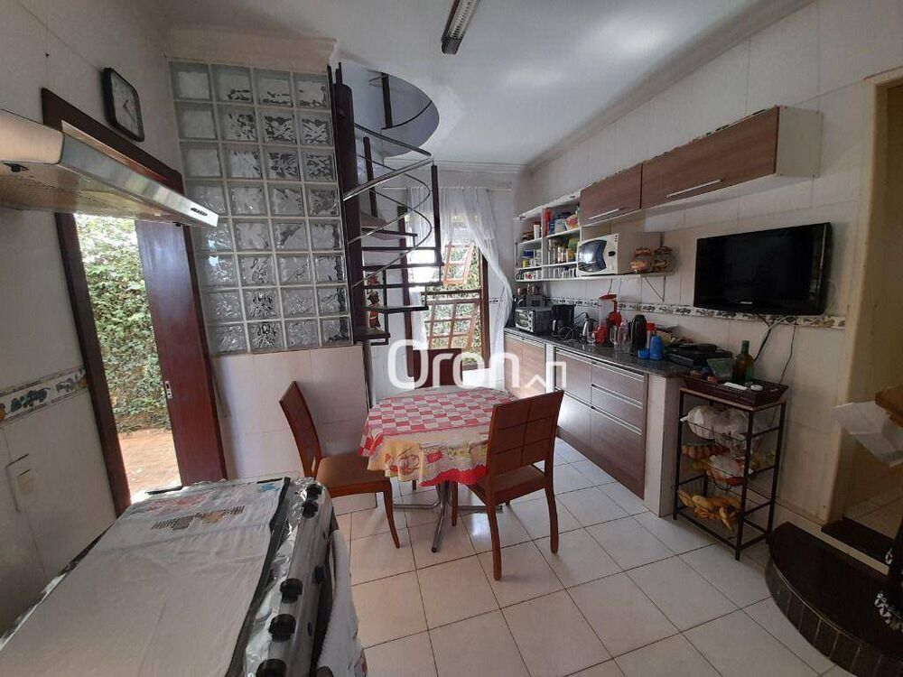 Sobrado à venda com 5 quartos, 203m² - Foto 4