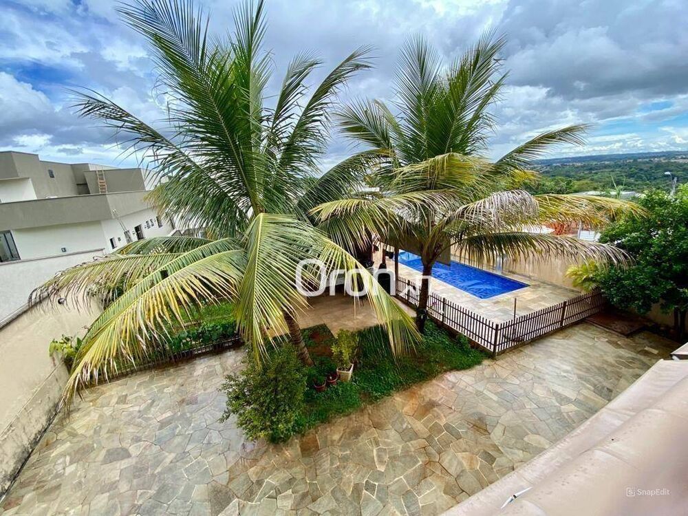 Sobrado à venda com 4 quartos, 339m² - Foto 1