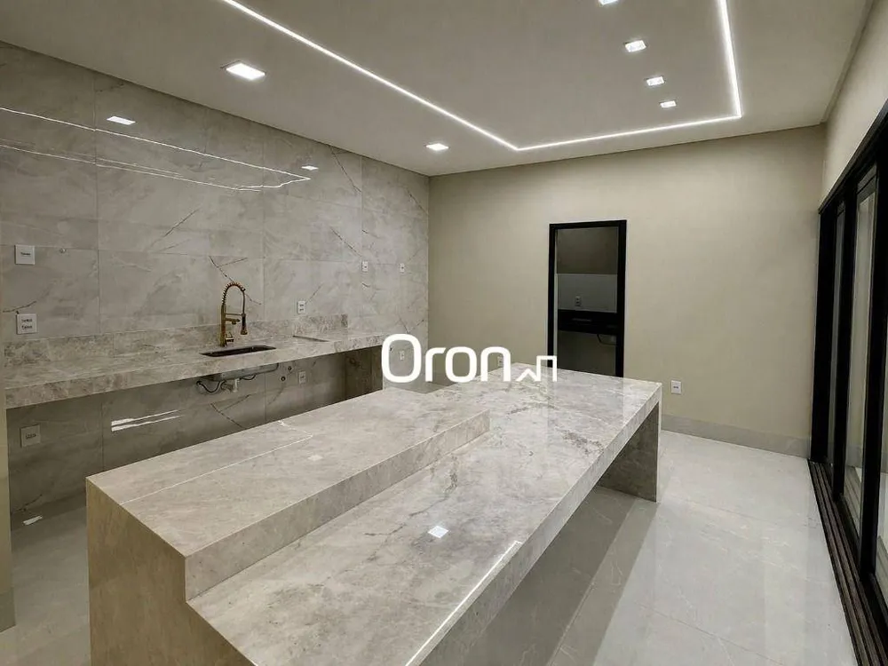 Casa, 3 quartos, 218 m² - Foto 3