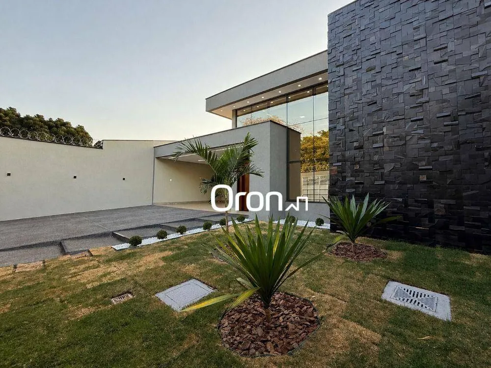 Casa, 3 quartos, 218 m² - Foto 1