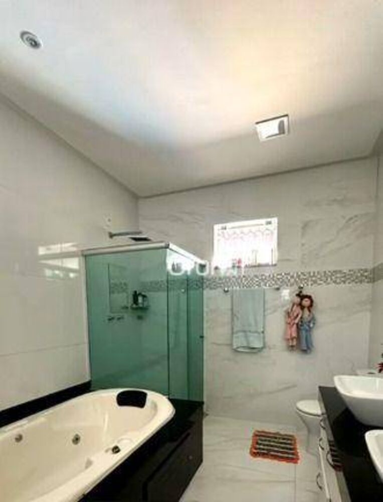 Casa, 3 quartos, 224 m² - Foto 1