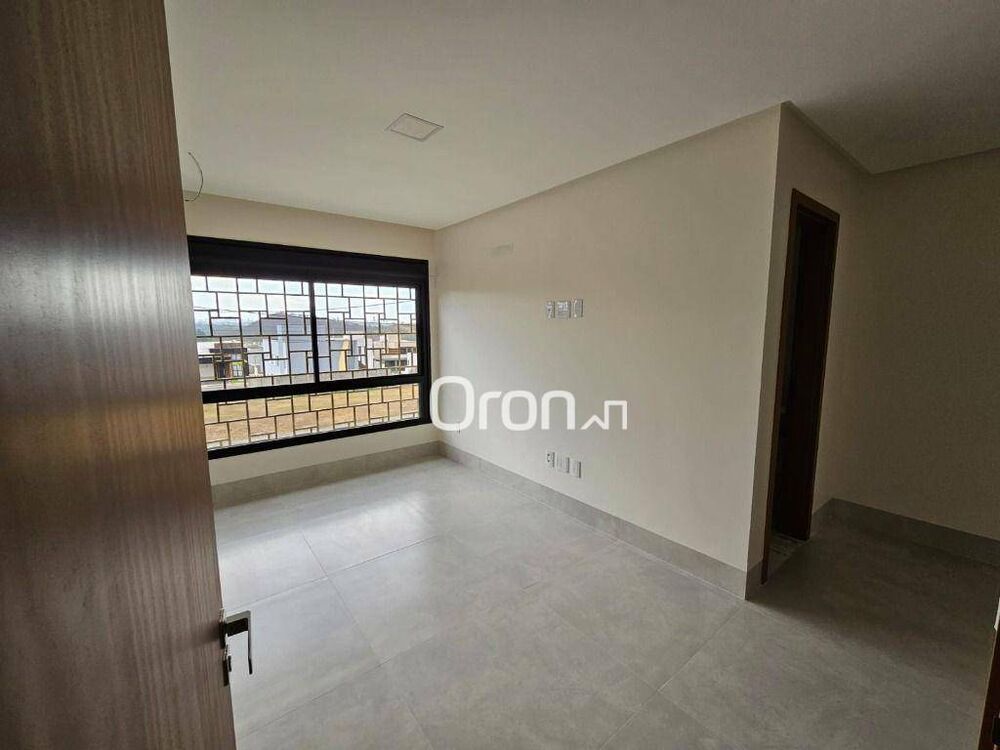 Sobrado à venda com 4 quartos, 213m² - Foto 1