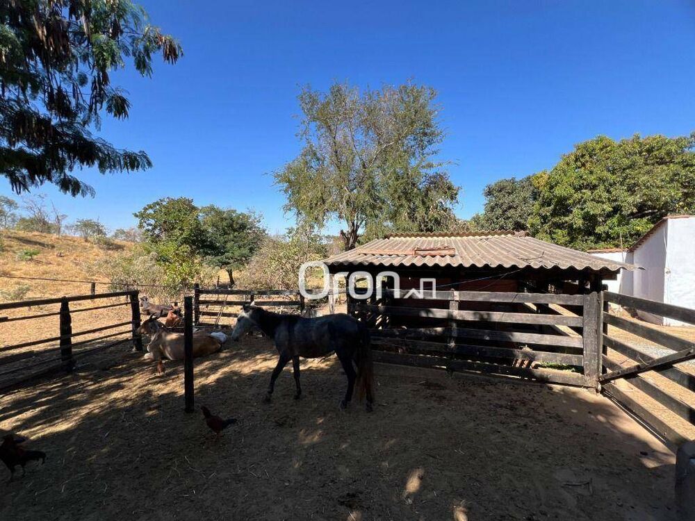 Chácara à venda com 5 quartos, 300m² - Foto 7