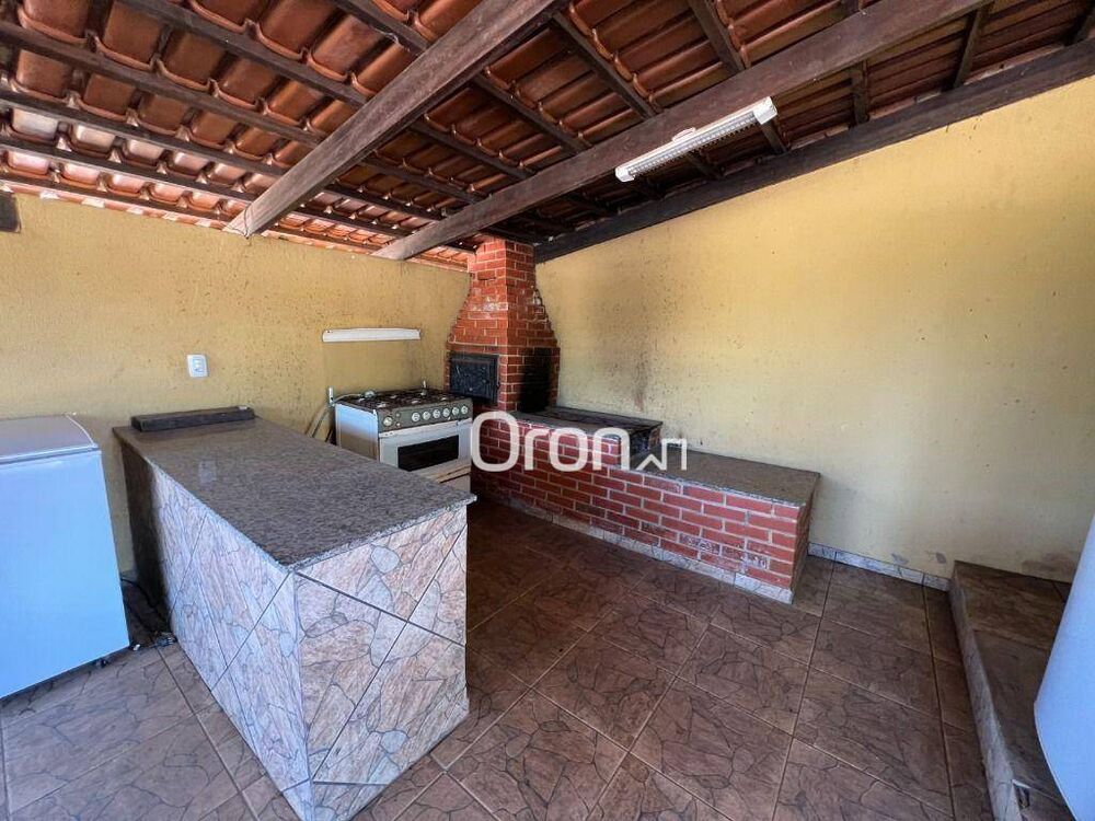 Chácara à venda com 5 quartos, 300m² - Foto 2