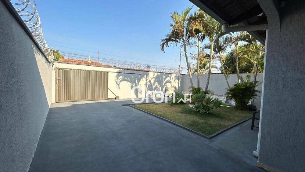 Casa à venda com 3 quartos, 160m² - Foto 1