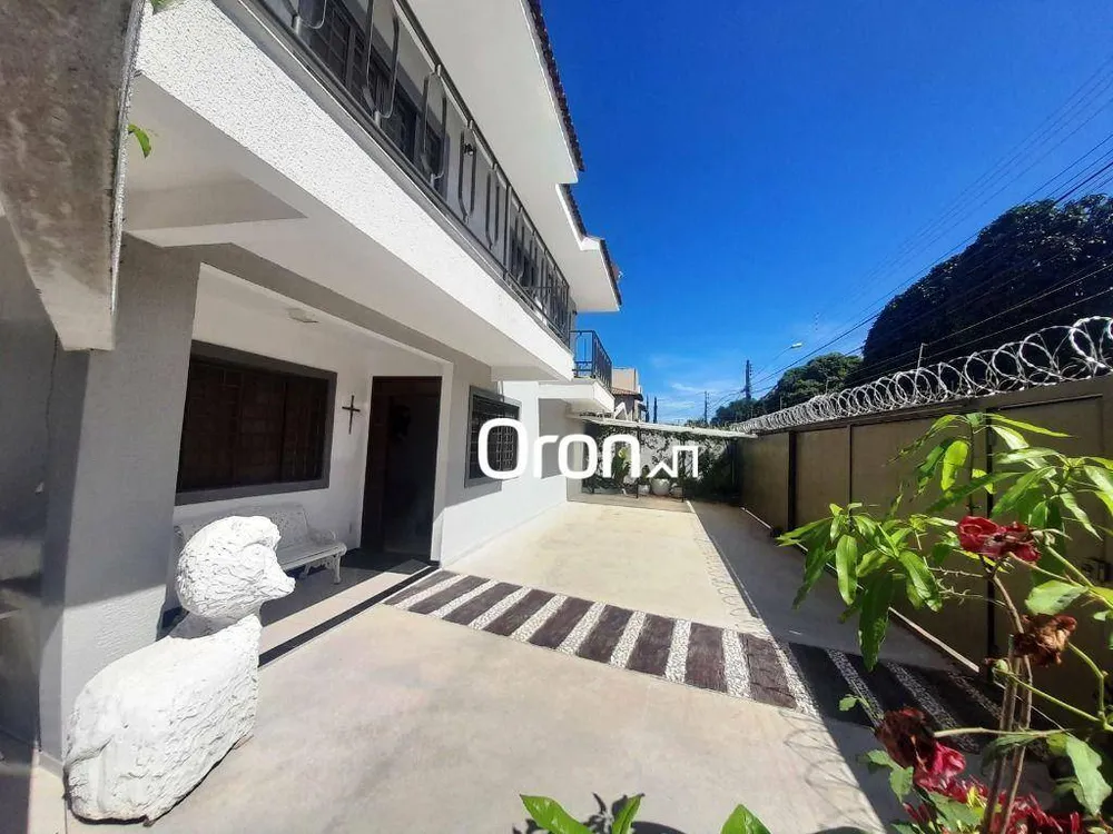 Sobrado, 3 quartos, 270 m² - Foto 1
