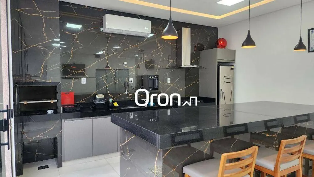 Casa, 3 quartos, 261 m² - Foto 2