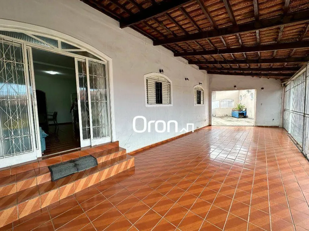 Casa, 3 quartos, 214 m² - Foto 1