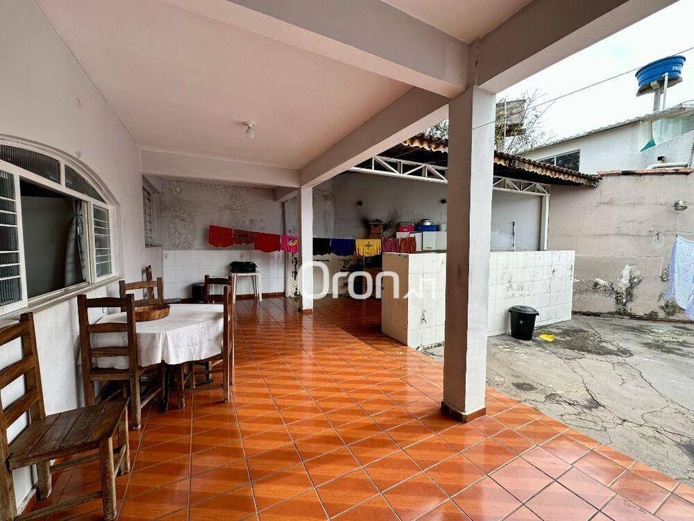 Casa, 3 quartos, 214 m² - Foto 1