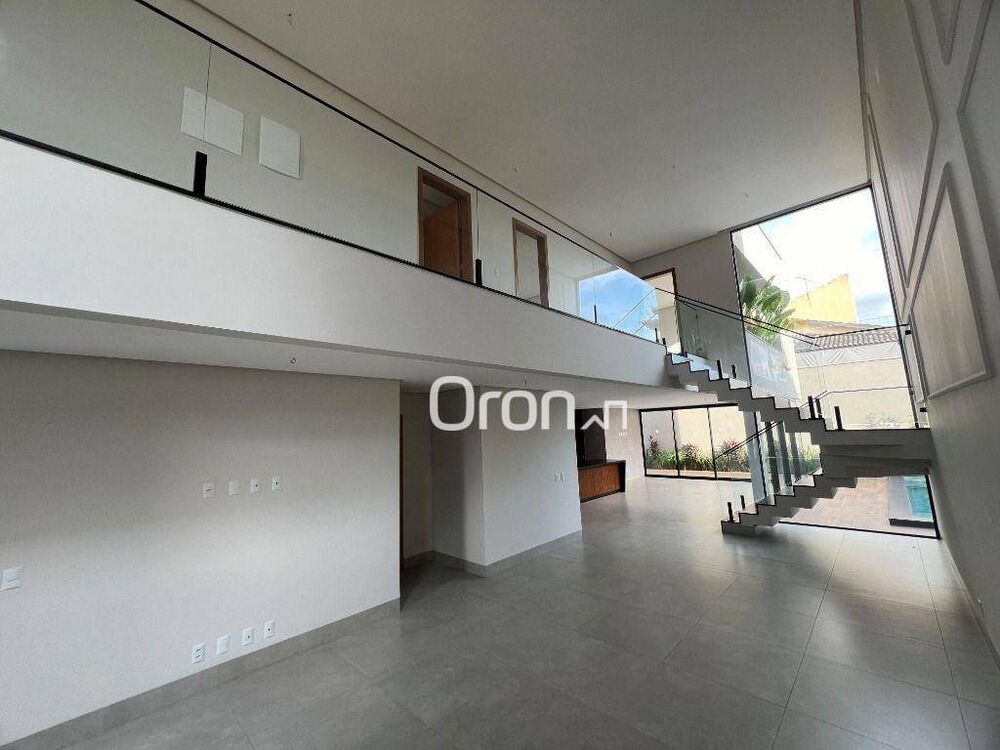 Sobrado à venda com 4 quartos, 290m² - Foto 2