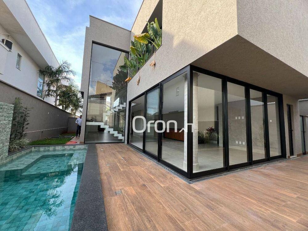 Sobrado à venda com 4 quartos, 290m² - Foto 1