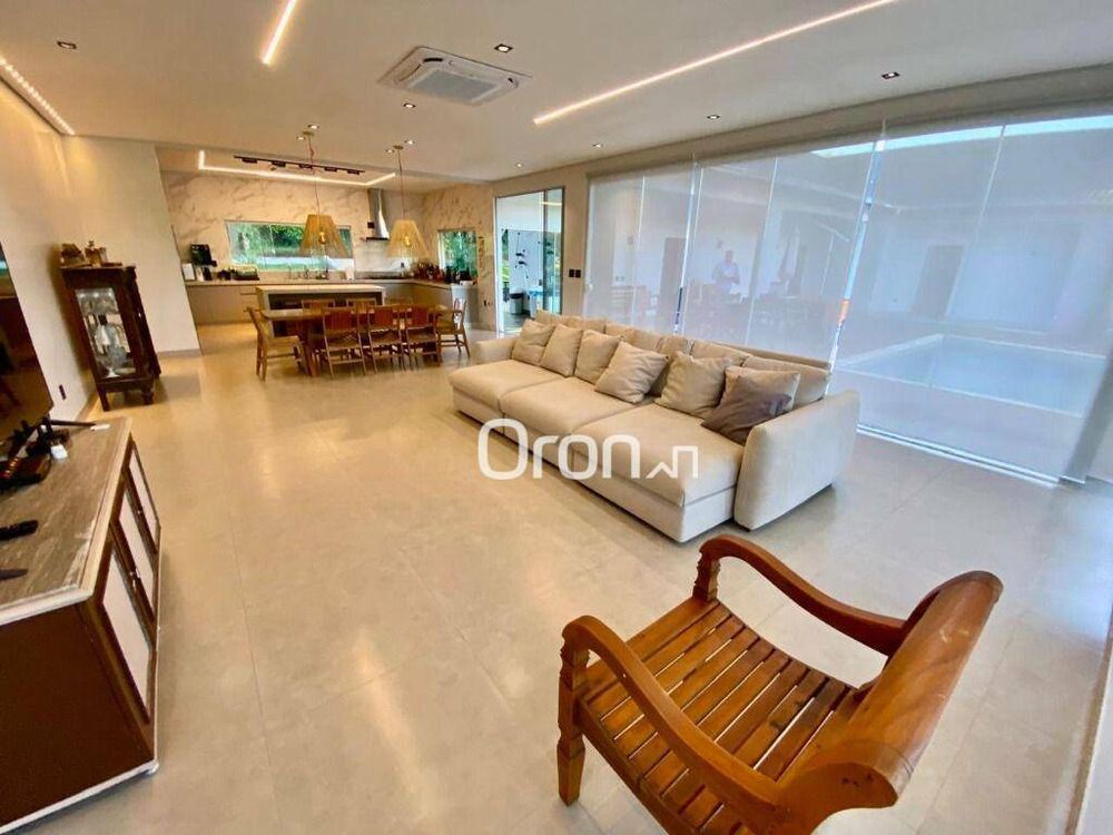 Chácara à venda com 4 quartos, 237m² - Foto 1