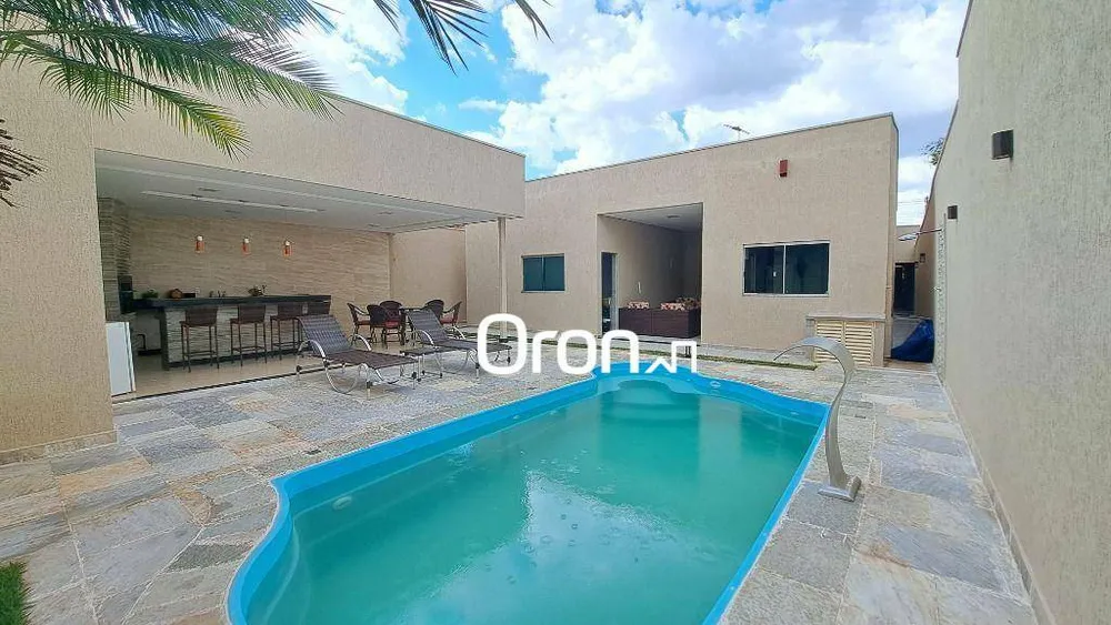 Casa, 3 quartos, 215 m² - Foto 1