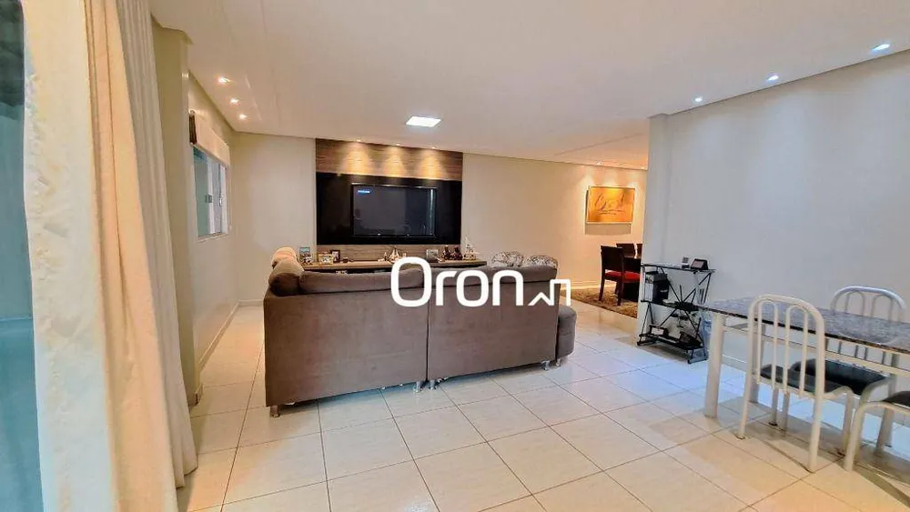 Casa, 3 quartos, 215 m² - Foto 2