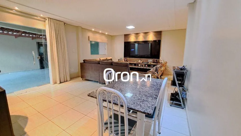 Casa, 3 quartos, 215 m² - Foto 3