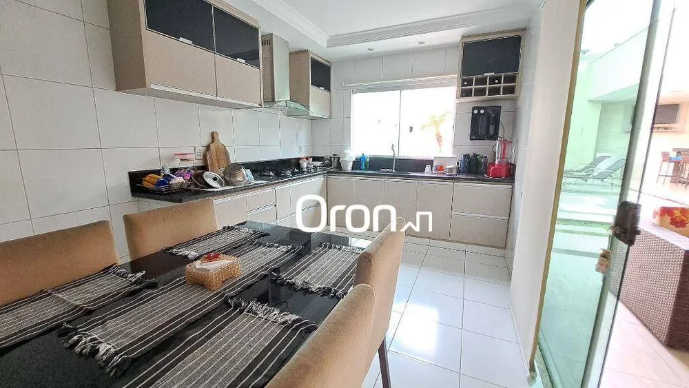 Casa, 3 quartos, 215 m² - Foto 4