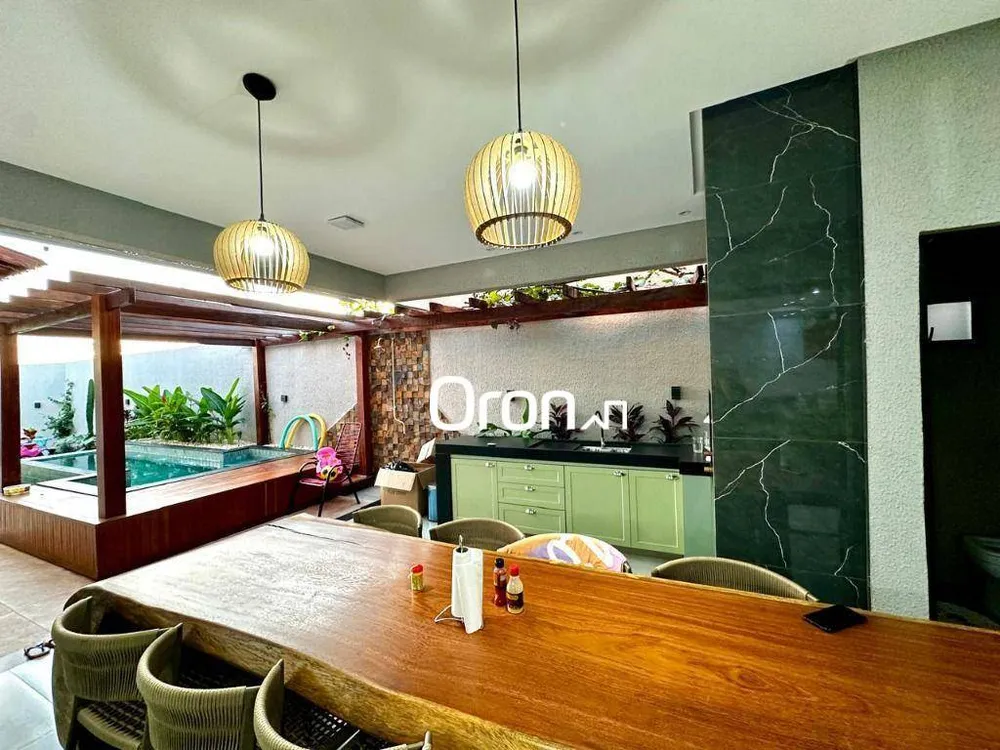 Casa, 4 quartos, 271 m² - Foto 2