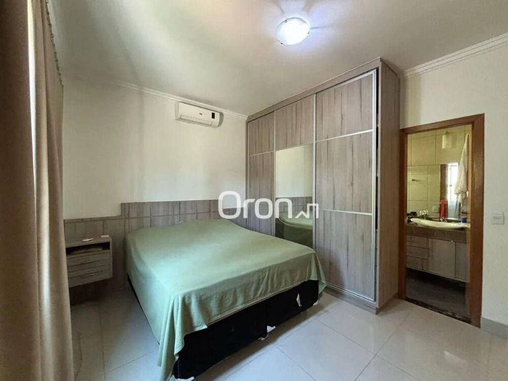 Casa à venda com 4 quartos, 230m² - Foto 3