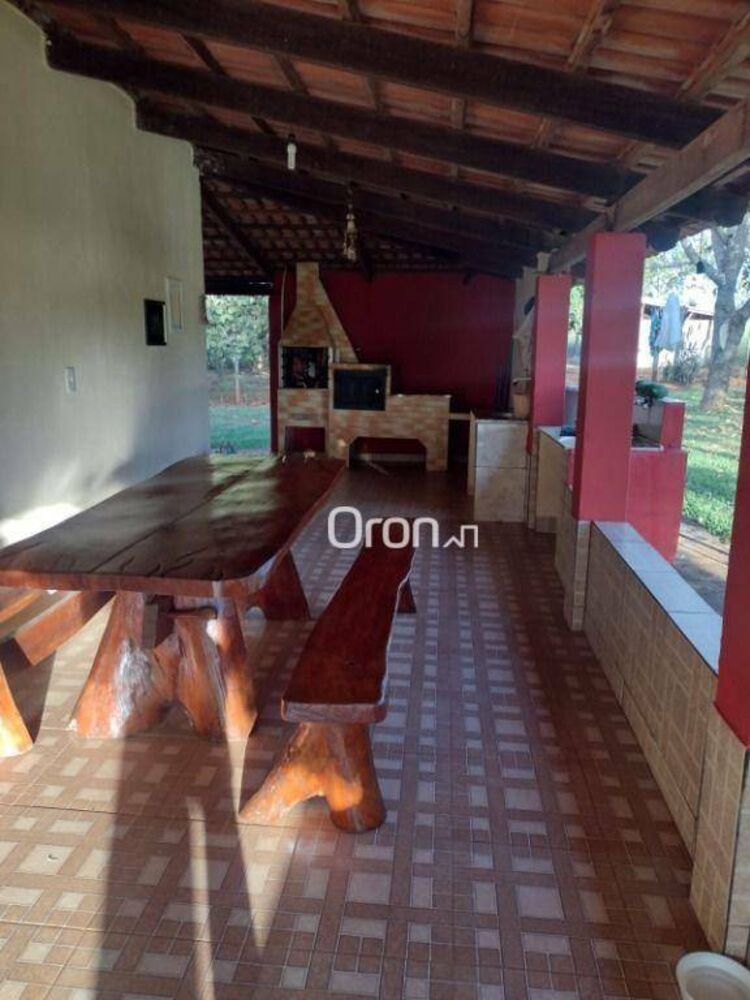 Chácara à venda com 2 quartos, 300m² - Foto 2