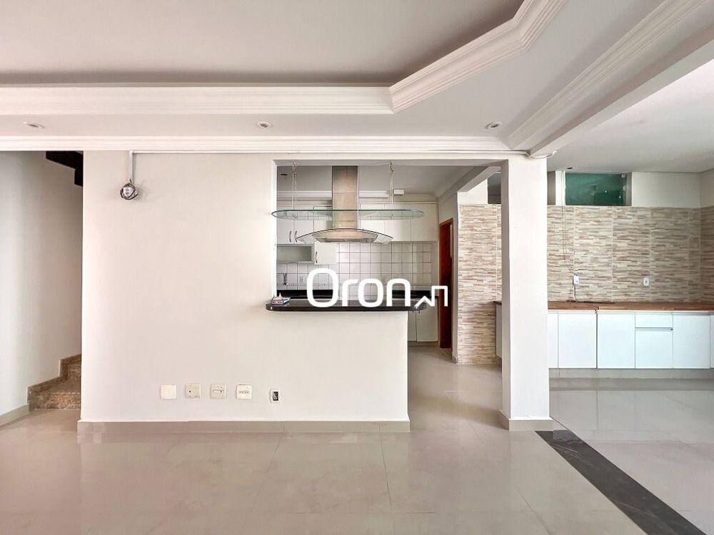 Sobrado à venda com 3 quartos, 119m² - Foto 1