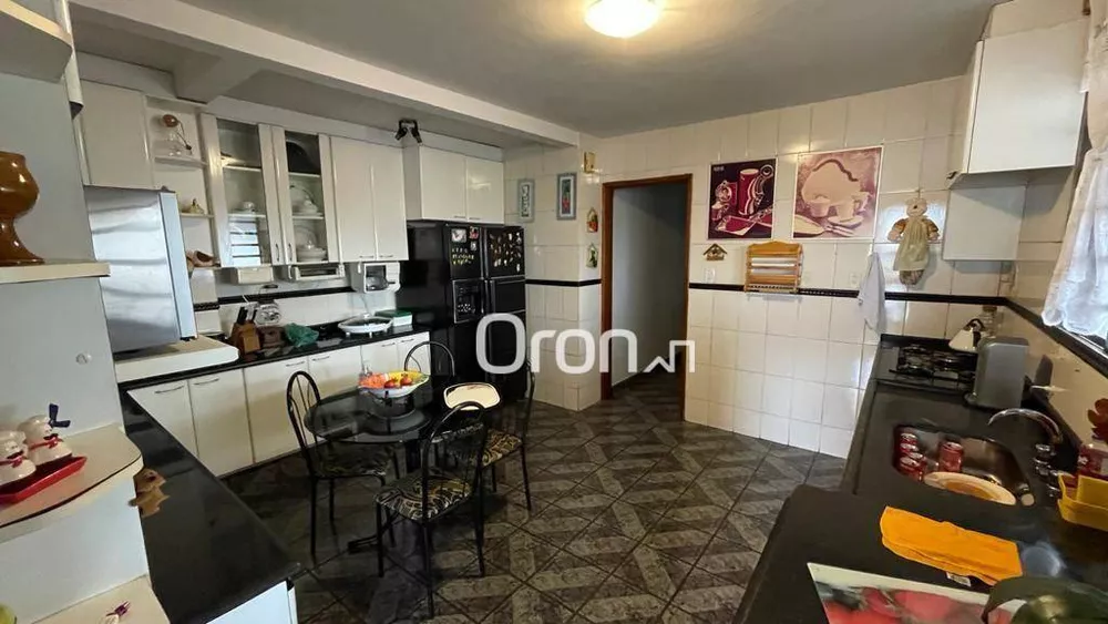 Apartamento à venda com 4 quartos, 227m² - Foto 4