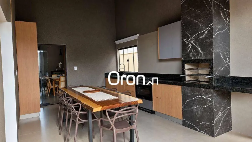 Casa, 4 quartos, 176 m² - Foto 1