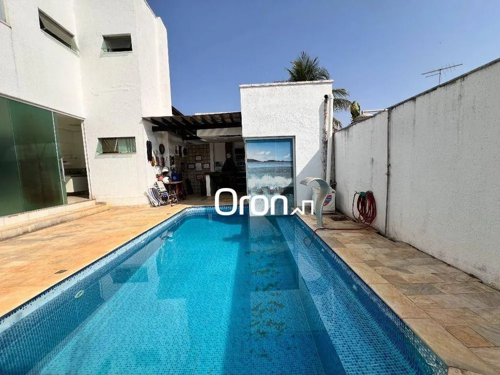 Sobrado, 3 quartos, 324 m² - Foto 1