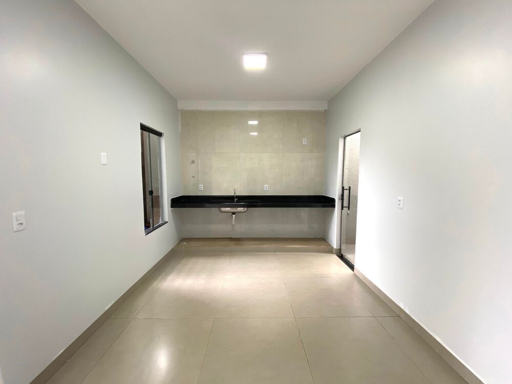 Casa à venda com 2 quartos, 67m² - Foto 4