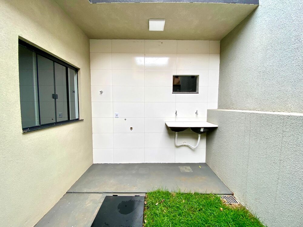 Casa à venda com 2 quartos, 67m² - Foto 3