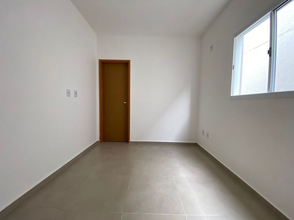 Casa à venda com 2 quartos, 62m² - Foto 5