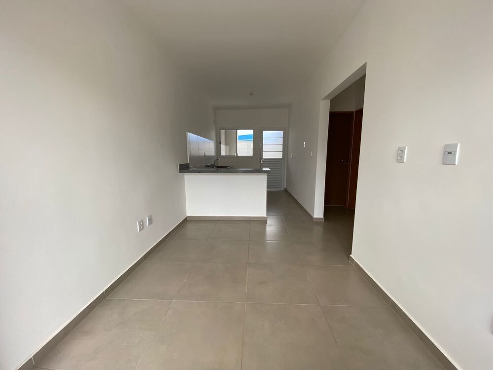 Casa à venda com 2 quartos, 62m² - Foto 8