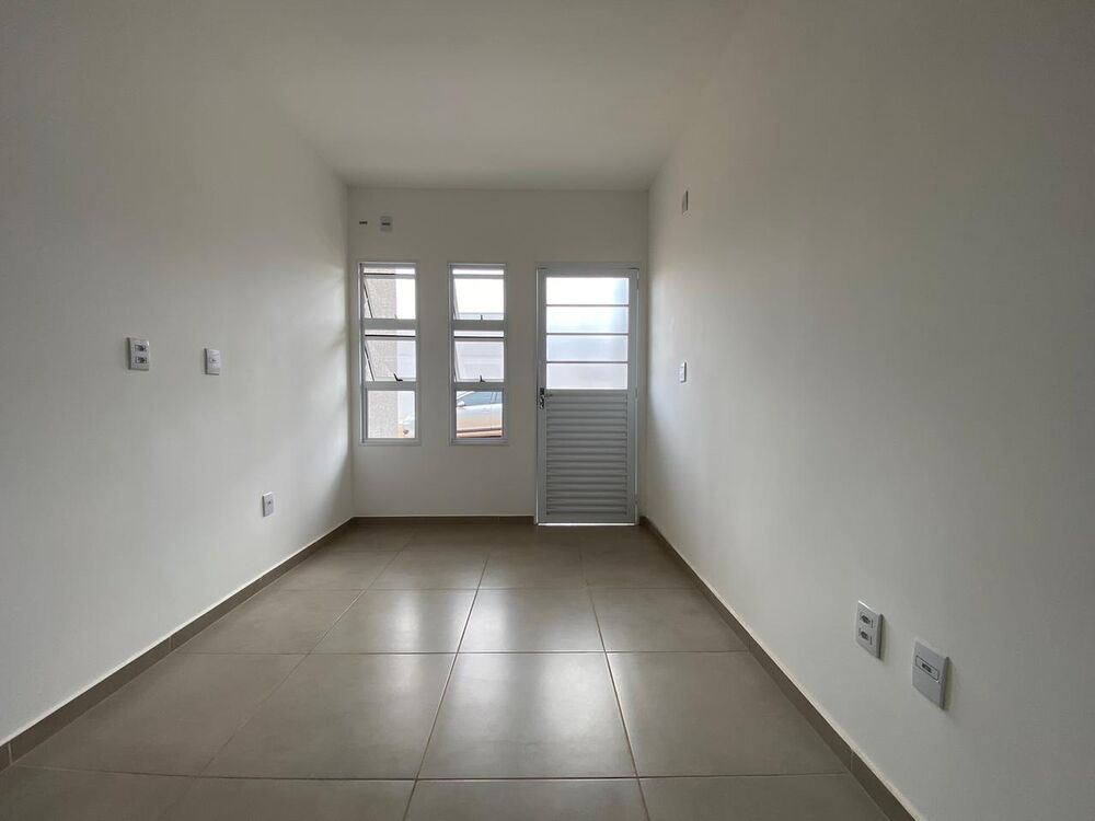 Casa à venda com 2 quartos, 62m² - Foto 7