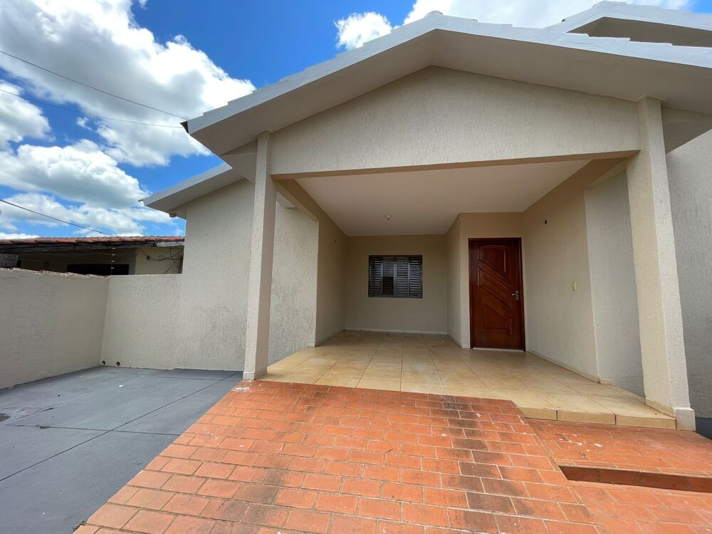 Casa à venda com 4 quartos, 135m² - Foto 1