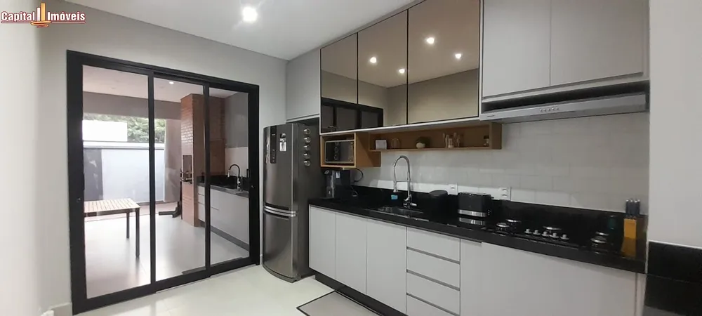 Casa, 3 quartos, 236 m² - Foto 1