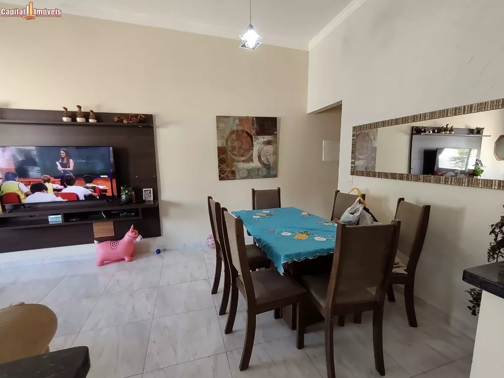 Casa à venda com 2 quartos, 88m² - Foto 4