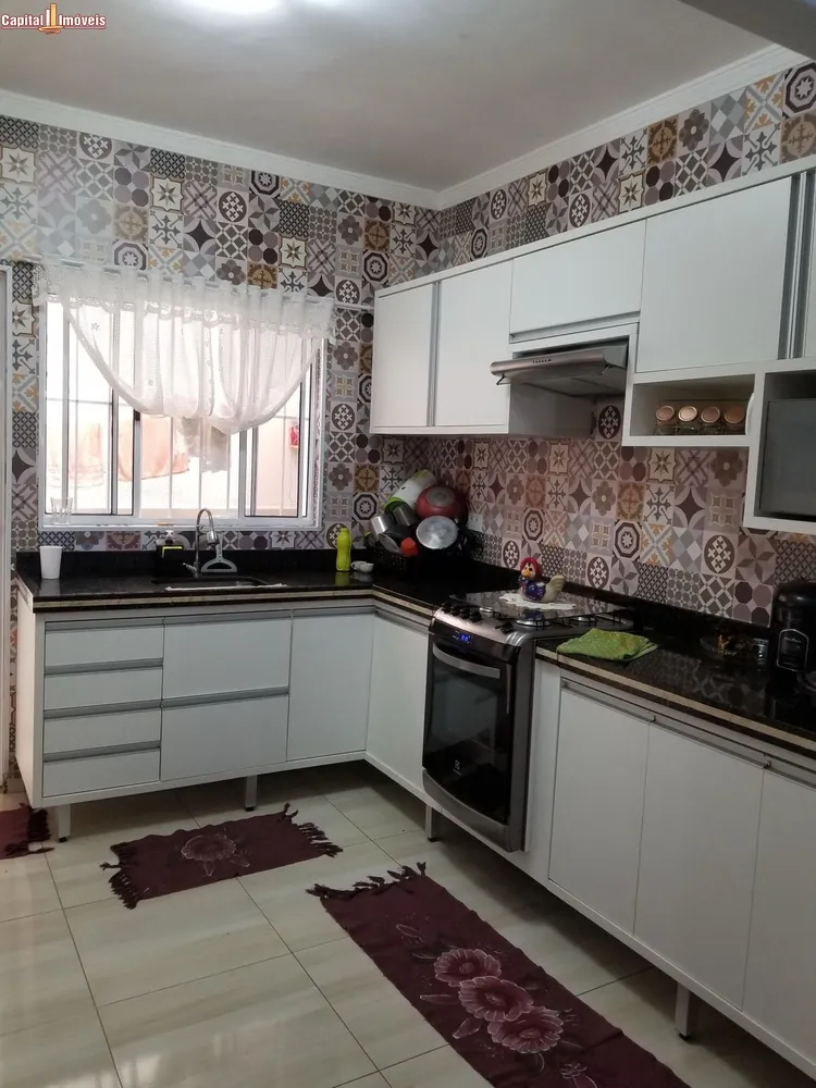 Casa, 4 quartos, 195 m² - Foto 1