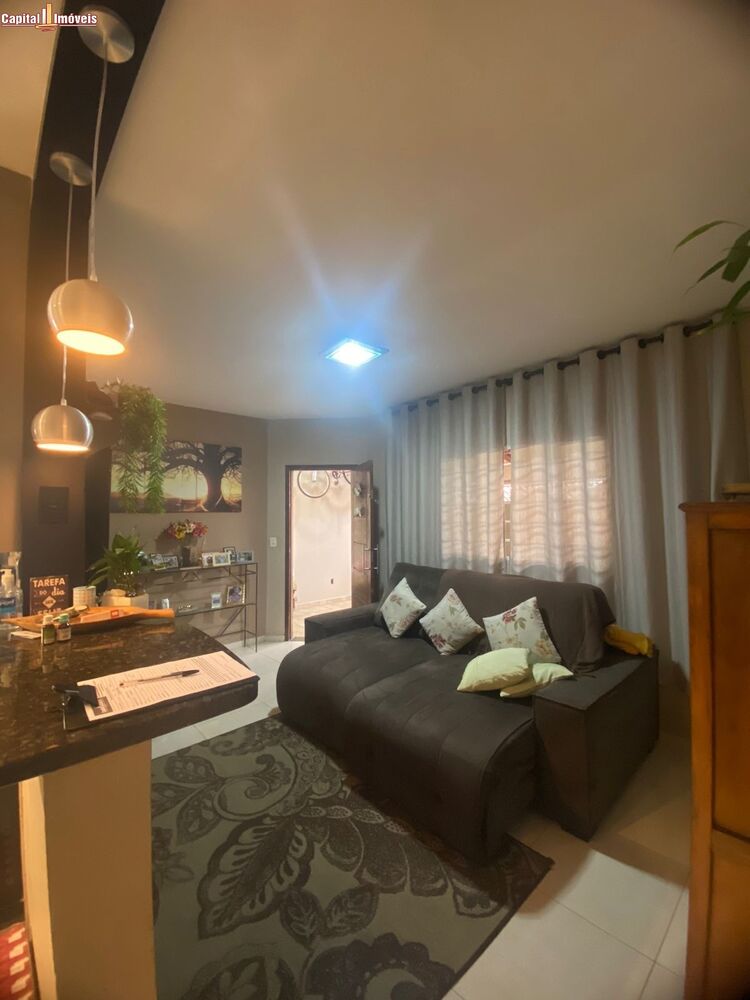 Casa à venda com 3 quartos, 179m² - Foto 2