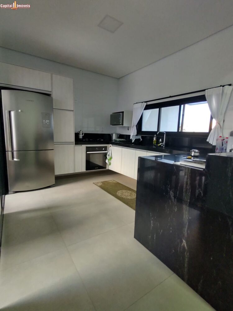 Casa, 3 quartos, 228 m² - Foto 4