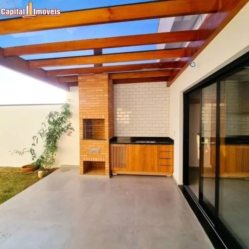 Casa à venda com 3 quartos, 191m² - Foto 1