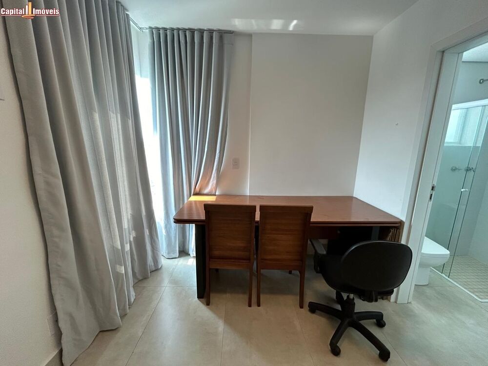 Apartamento para alugar com 3 quartos, 128m² - Foto 2