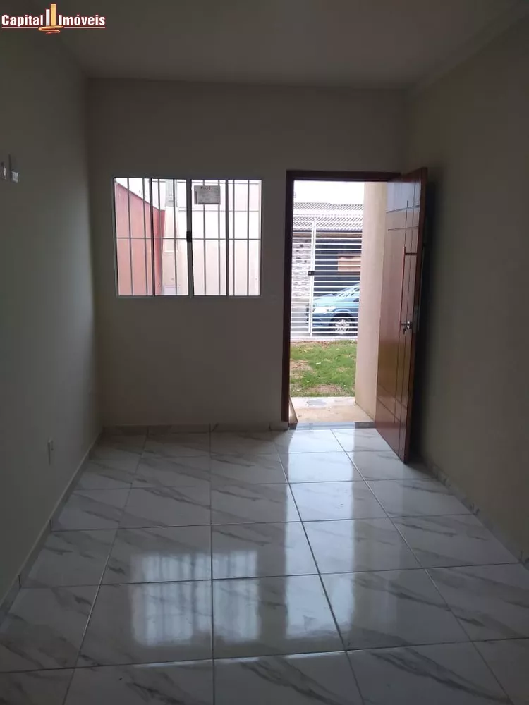 Casa à venda com 2 quartos, 45m² - Foto 2