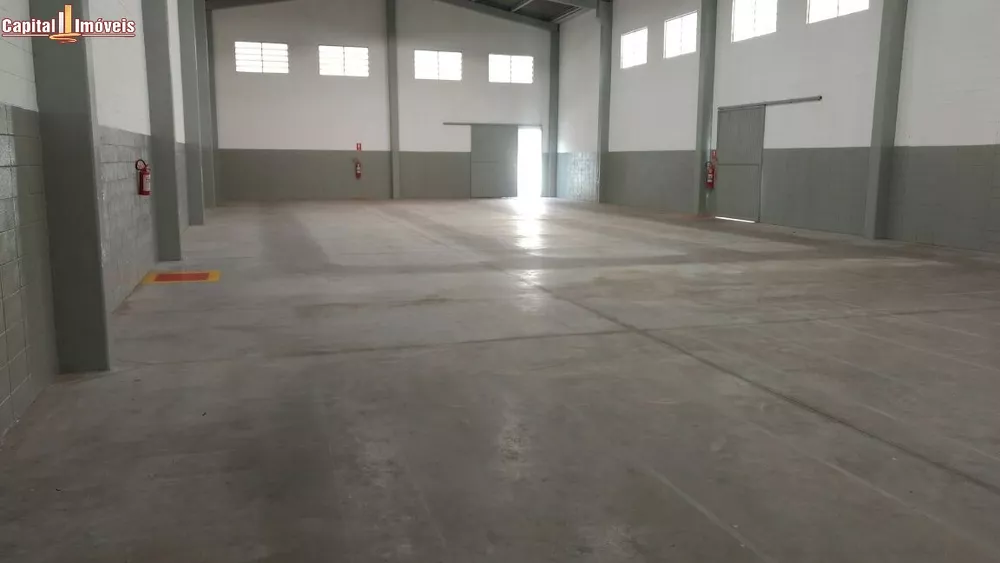 Depósito-Galpão-Armazém para alugar, 547m² - Foto 2