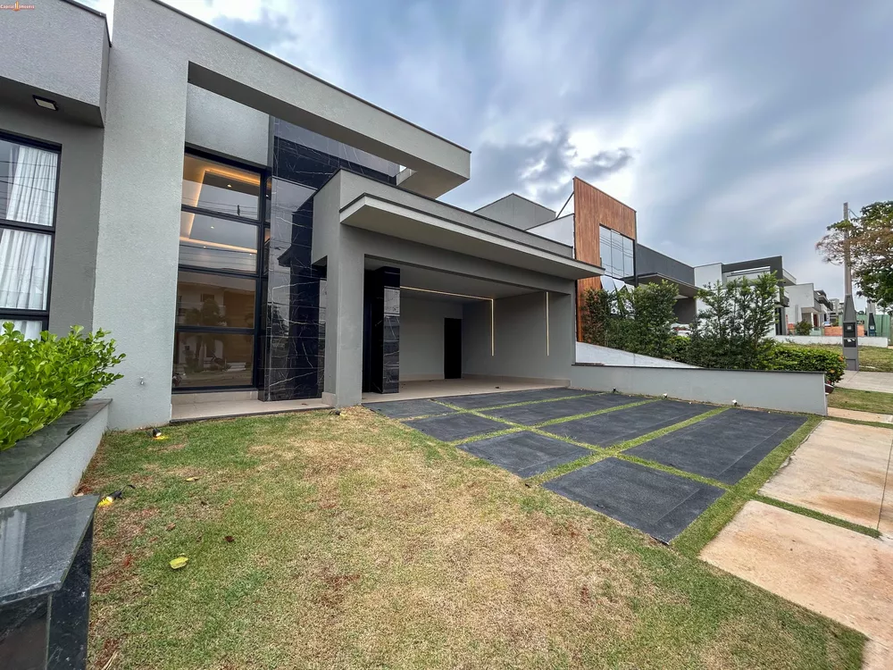 Casa à venda com 3 quartos, 360m² - Foto 1