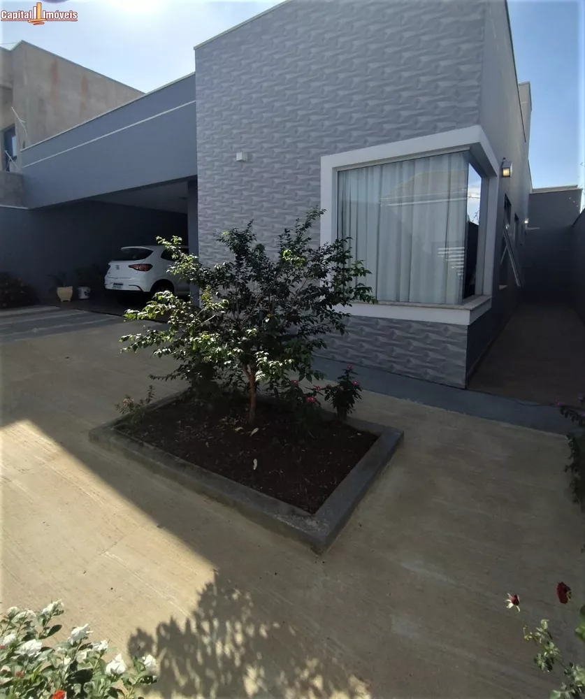 Casa à venda com 3 quartos, 300m² - Foto 1