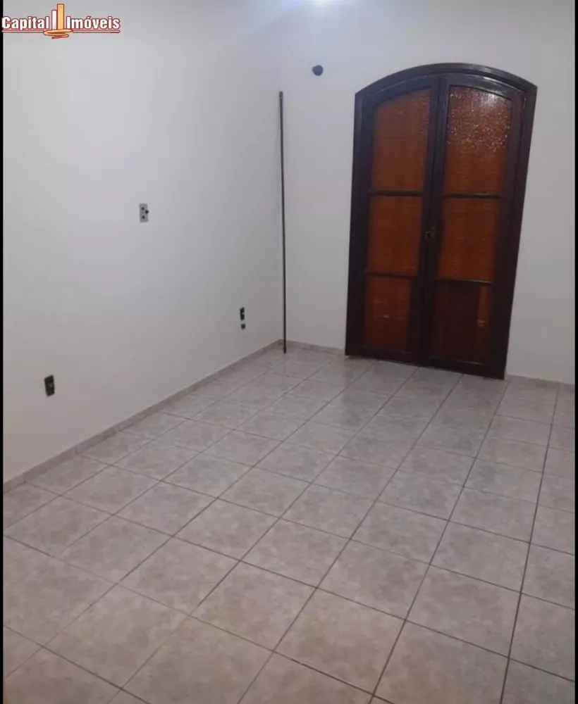 Casa à venda com 3 quartos, 350m² - Foto 4