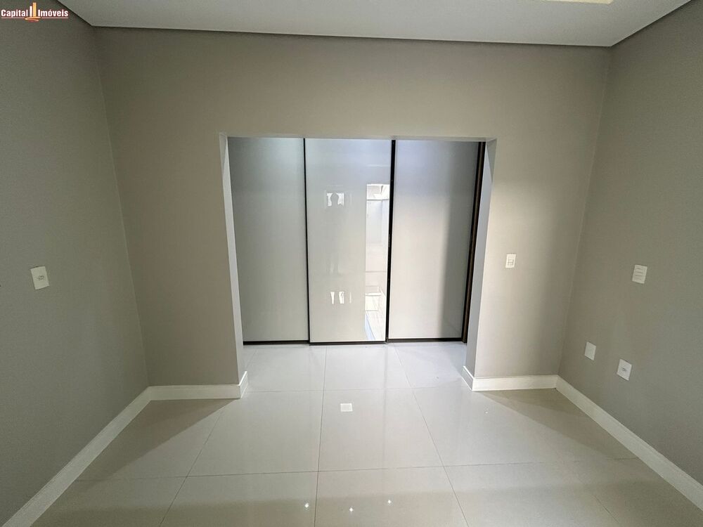 Casa à venda com 3 quartos, 250m² - Foto 15
